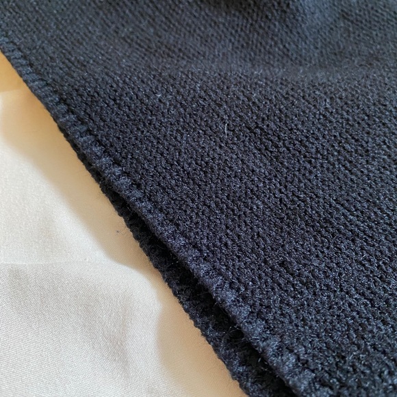 Cropped Turtle Neck Sweater - Picture 3 of 4